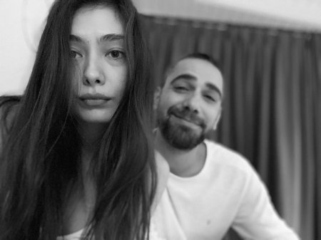 Как Неслихан Атагюль и Кадир Догулу отмечают друг друга в Instagram